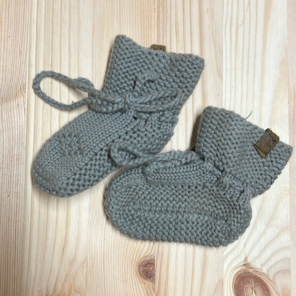 Quincy Mae knit booties